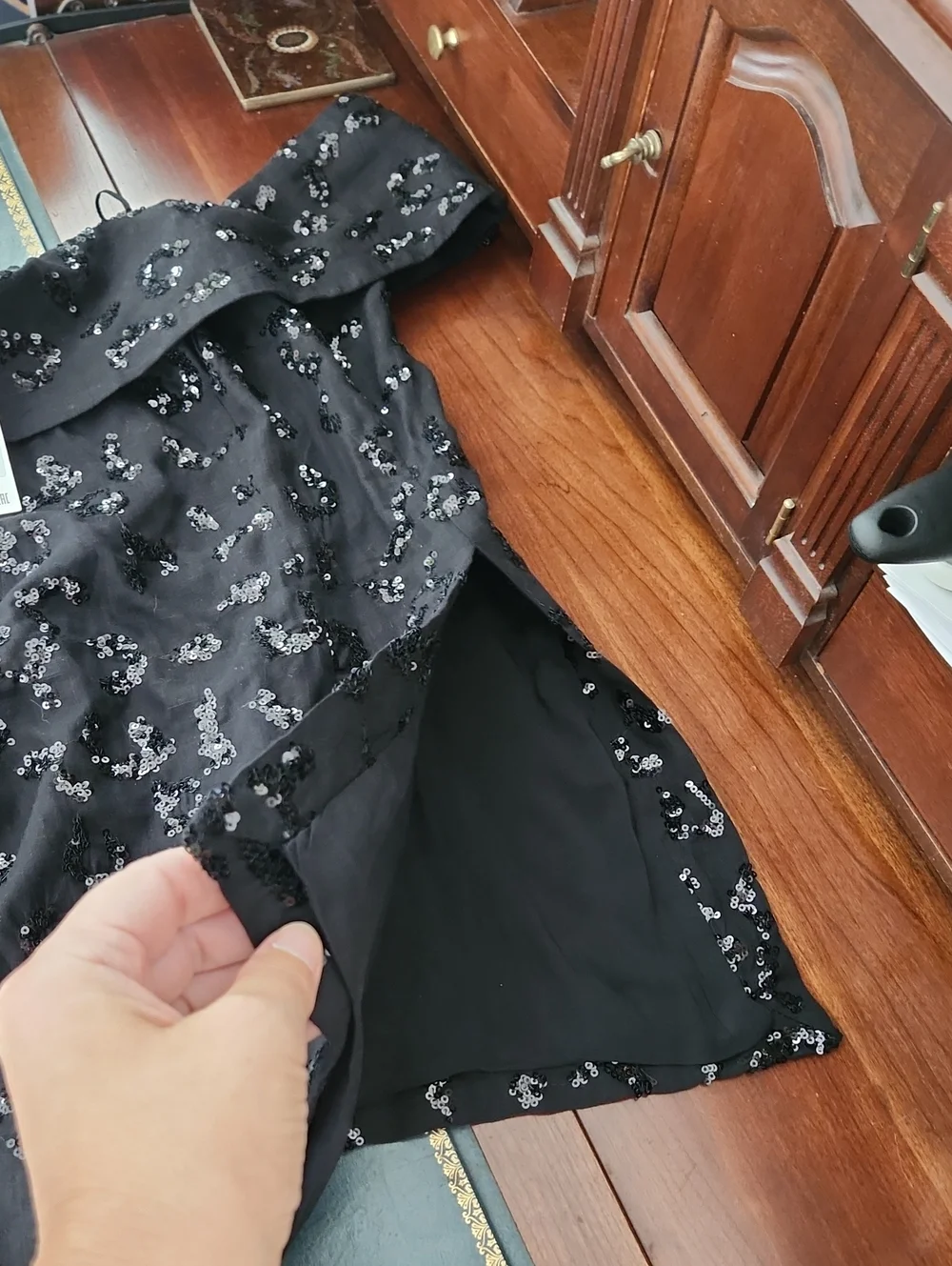 Zara Off-Shoulder Black Sequin Top  Made of Viscose And linen.